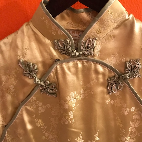 Classic Chinese dress - Picture 3 of 5